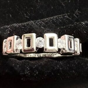 Pretty Bird White Gold Plated Ring NEW! Size 7